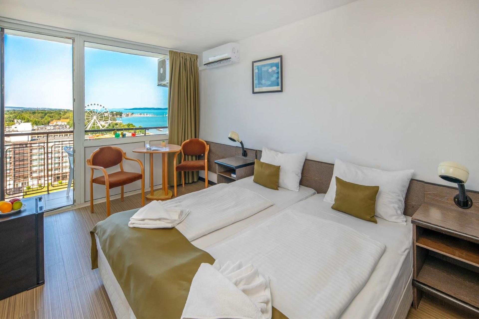 Hotel Europa Siófok Esterno foto